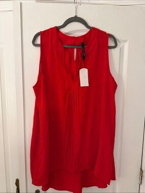 Melissa McCarthy Bright Red Pleated Keyhole Sleeveless Camisole top Size 1X NWT